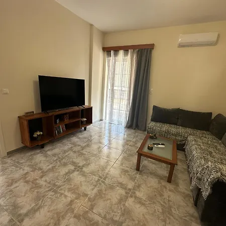 Eliasnest Ermis - φωτεινό και μοντέρνο στο κέντρο της καλαμάτας Каламата